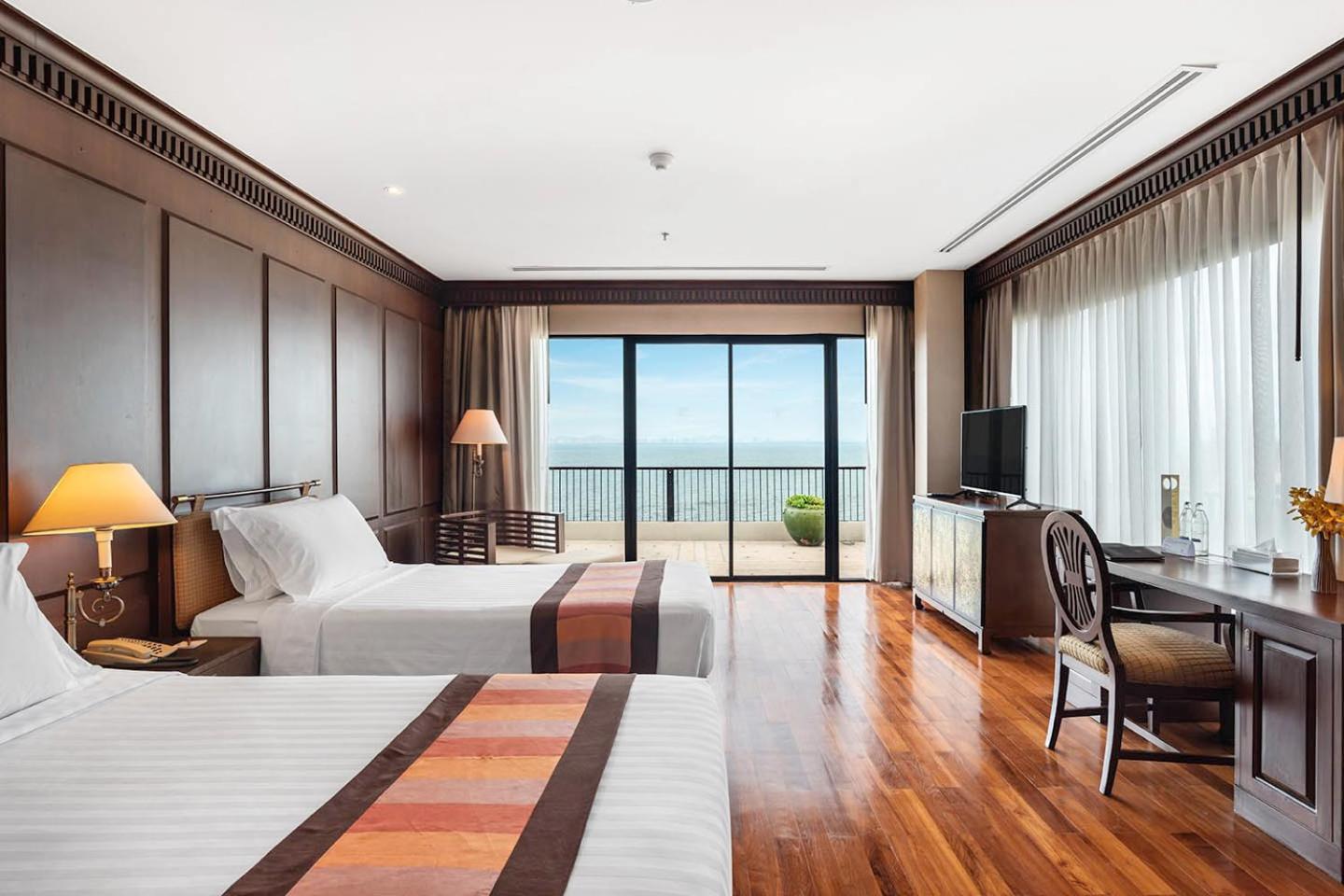Garden Cliff Resort And Spa Патая Екстериор снимка