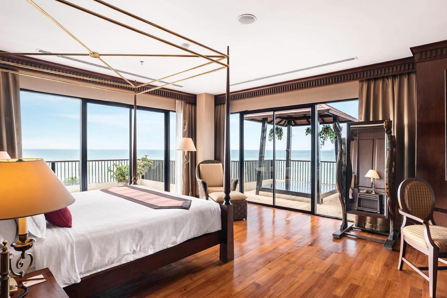 Garden Cliff Resort And Spa Патая Екстериор снимка