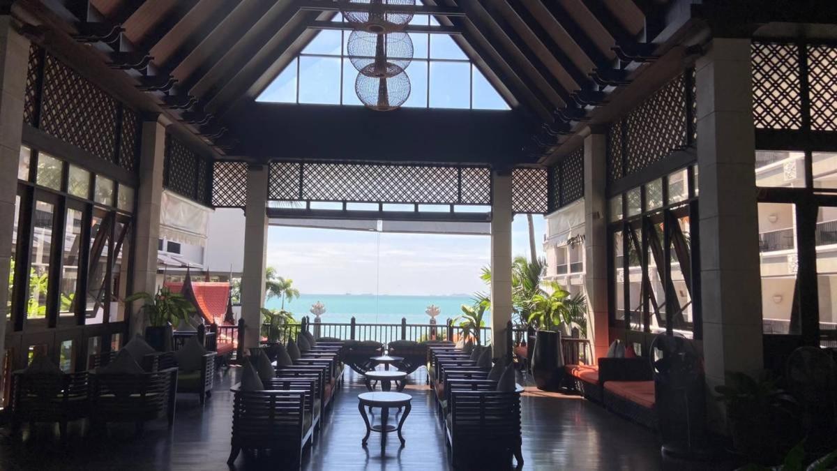 Garden Cliff Resort And Spa Патая Екстериор снимка