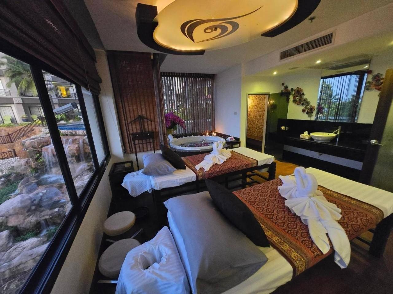 Garden Cliff Resort And Spa Патая Екстериор снимка