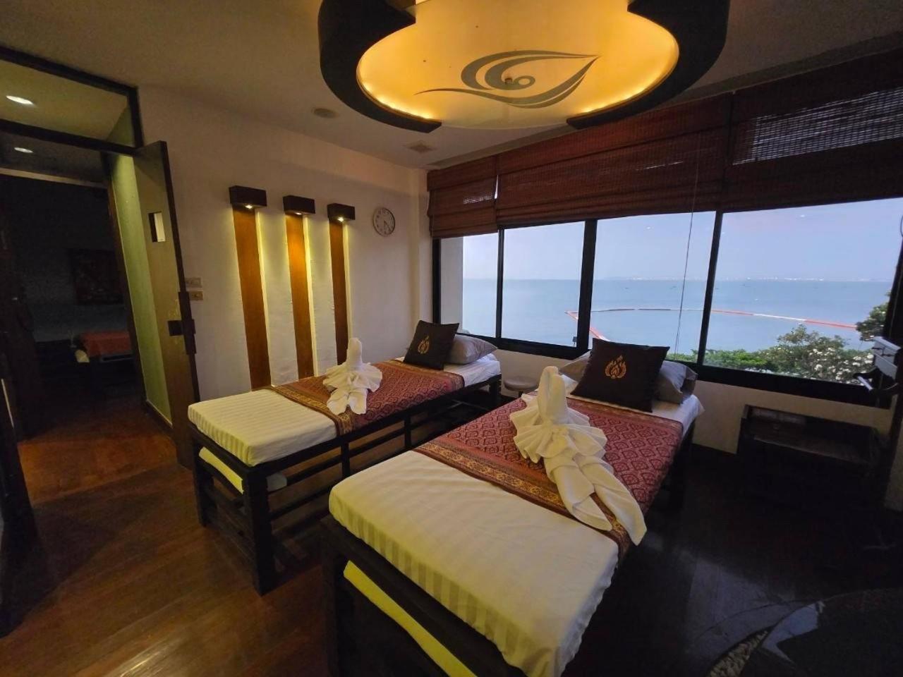 Garden Cliff Resort And Spa Патая Екстериор снимка