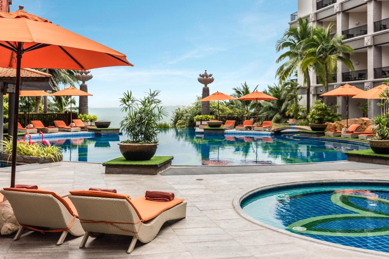 Garden Cliff Resort And Spa Патая Екстериор снимка
